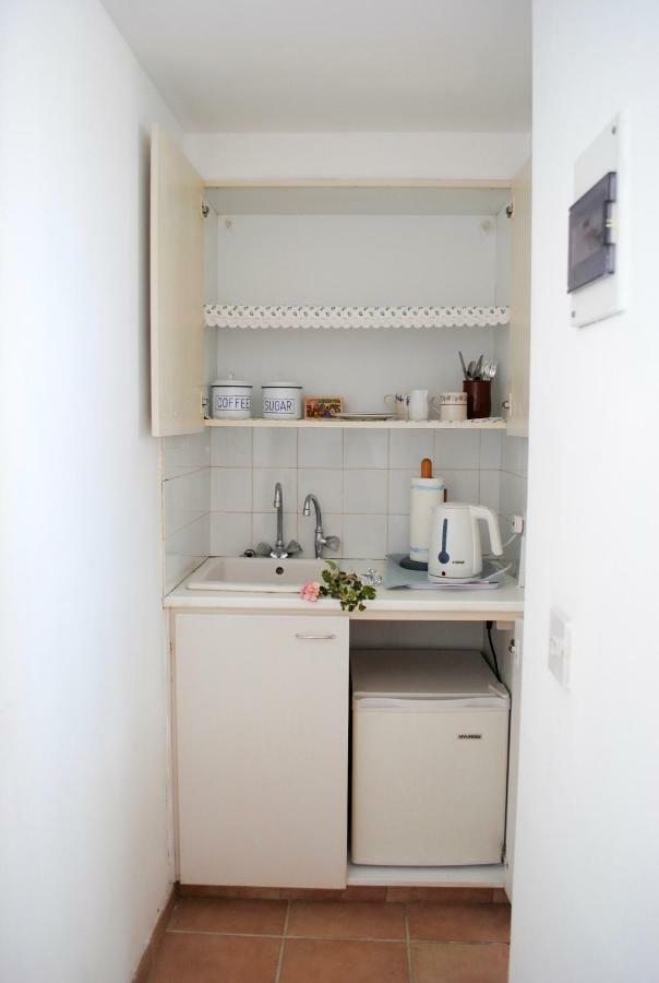 Sunny Garden Studio Hotel Nikosia Bagian luar foto