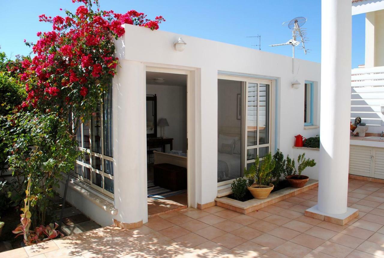 Sunny Garden Studio Hotel Nikosia Bagian luar foto