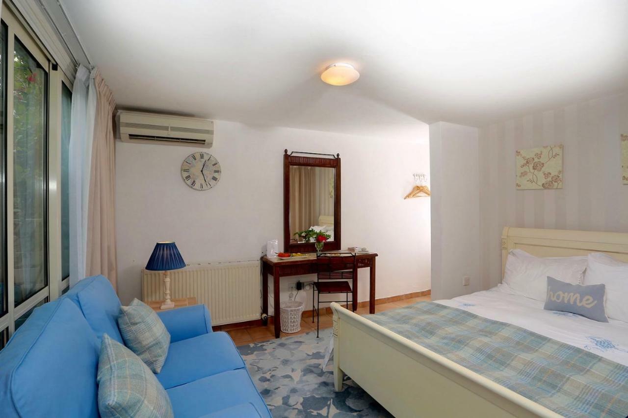 Sunny Garden Studio Hotel Nikosia Bagian luar foto