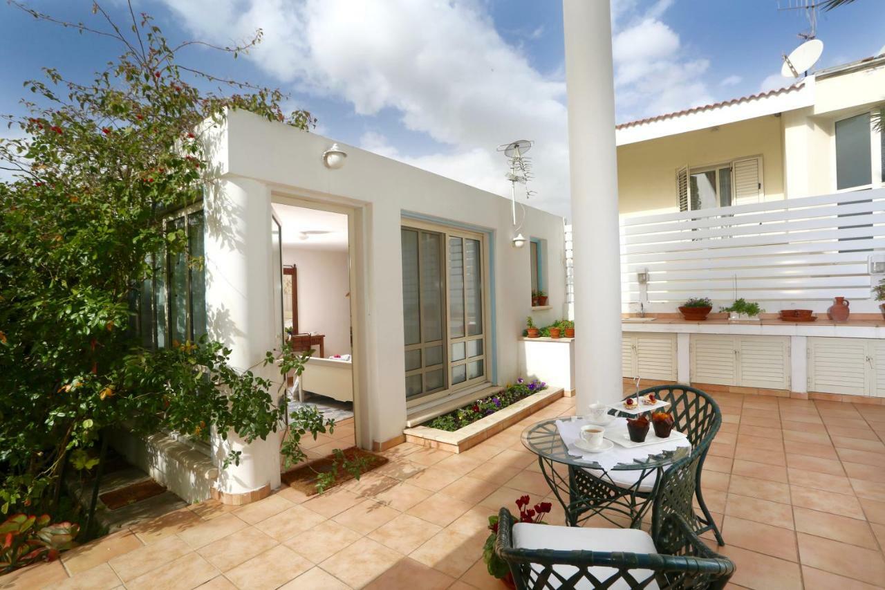 Sunny Garden Studio Hotel Nikosia Bagian luar foto